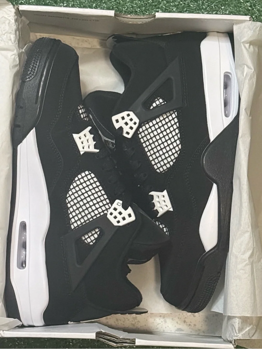 Jordan 4 Retro ‘Thunder’